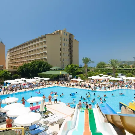 Club Doganay Otel Konaklı