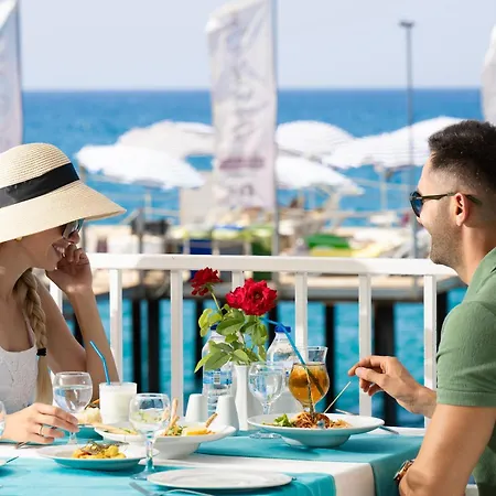 Club Doganay Otel Konaklı